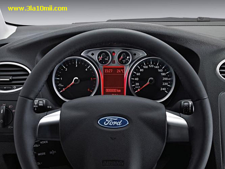 Ford Focus decapotabil